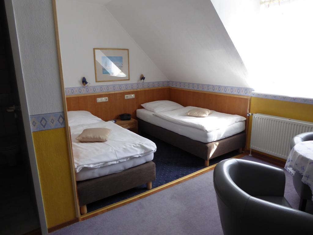 Landhotel Auerose Garni Neu Kosenow エクステリア 写真